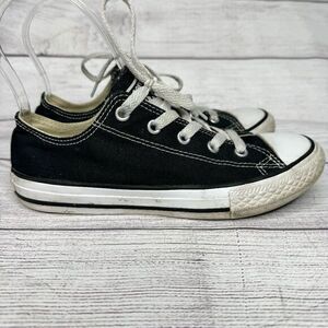 converse all star low top black/white canvas‎ shoes size 2.5 Big Kid
